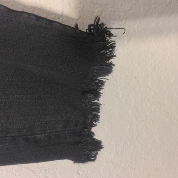 American Eagle Outfitters Women's Distressed Super Stretch Black Jeans. Size 8 R - Picture 7 of 12